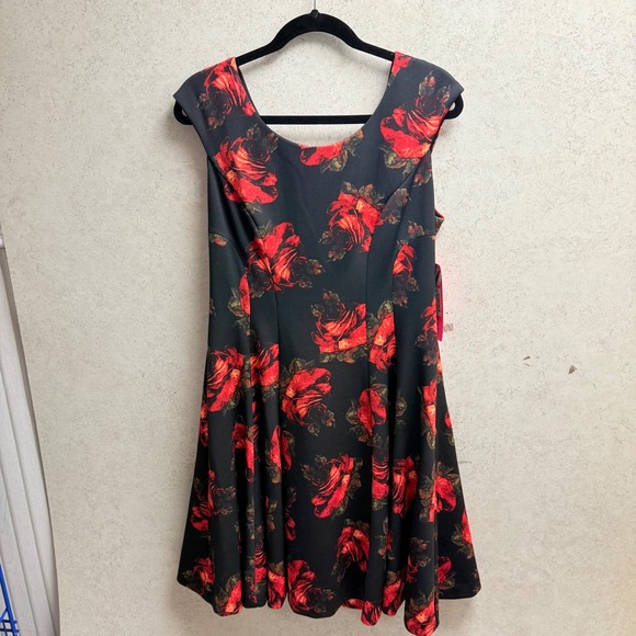 Betsey Johnson NWT Womens 12 Black Red Rose Print Retro Romantic Party Dress - Picture 1 of 11
